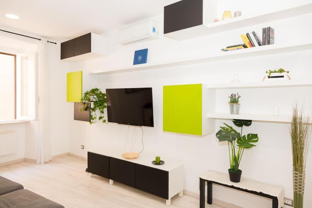 Raphi's Flat In Trastevere - The Heart Of *